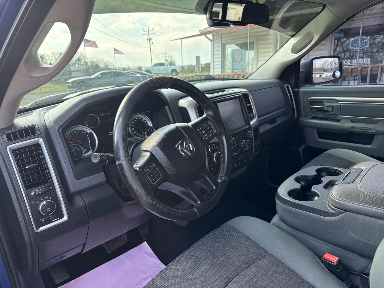 RAM 1500 Lone Star 4x4 Quad Cab 6'4" Box 2015