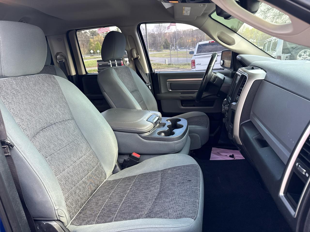 RAM 1500 Lone Star 4x4 Quad Cab 6'4" Box 2015