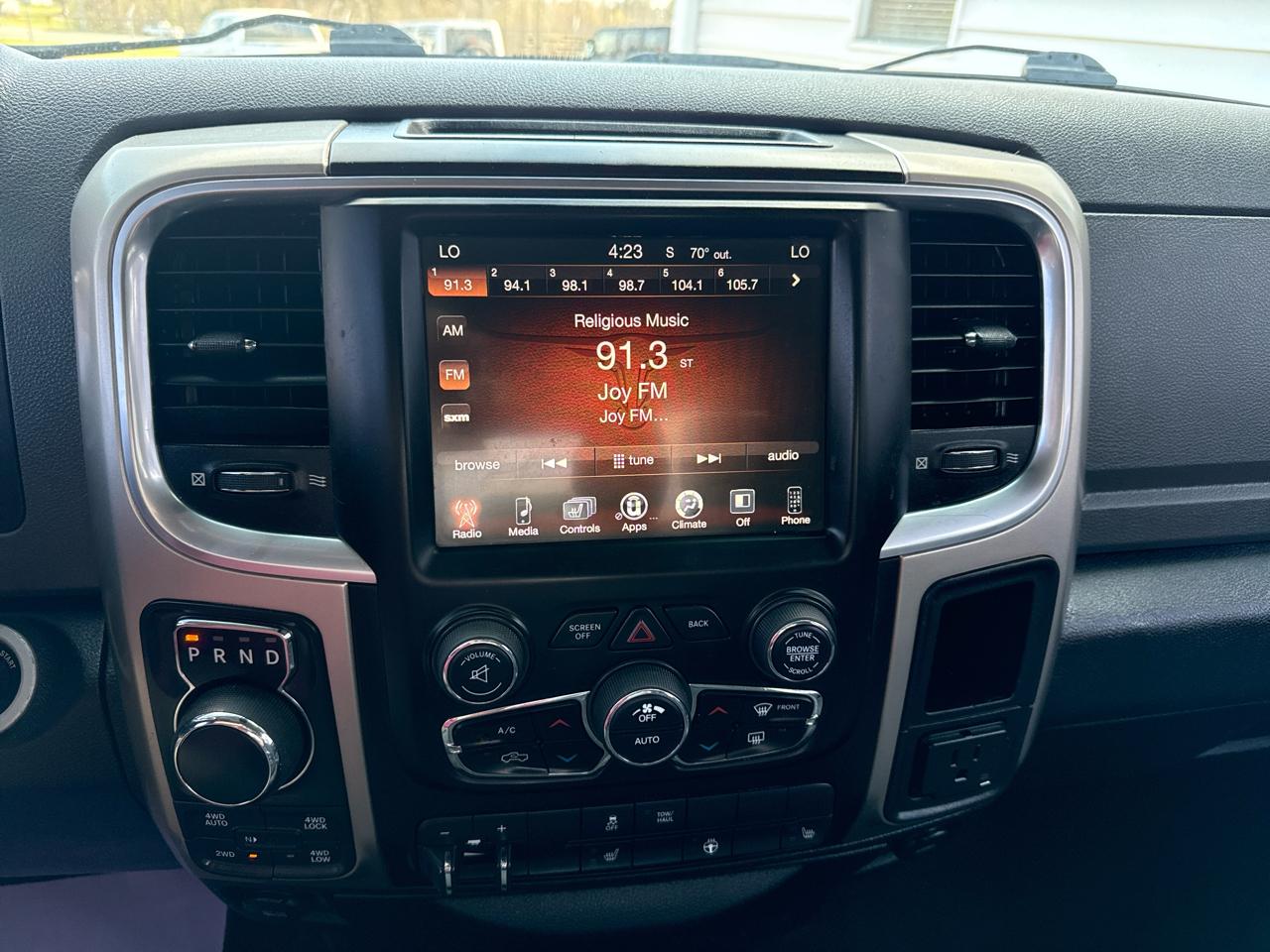 RAM 1500 Lone Star 4x4 Quad Cab 6'4" Box 2015