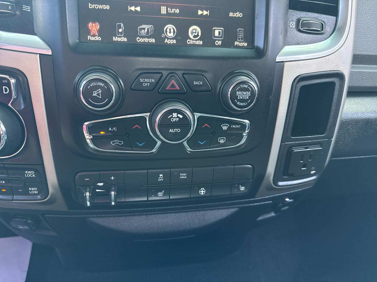 RAM 1500 Lone Star 4x4 Quad Cab 6'4" Box 2015