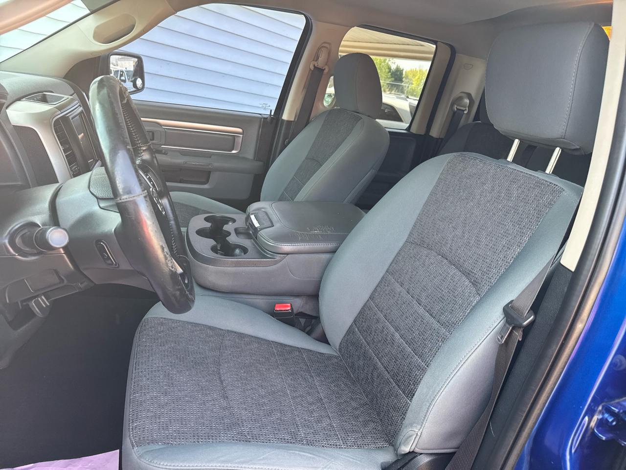 RAM 1500 Lone Star 4x4 Quad Cab 6'4" Box 2015