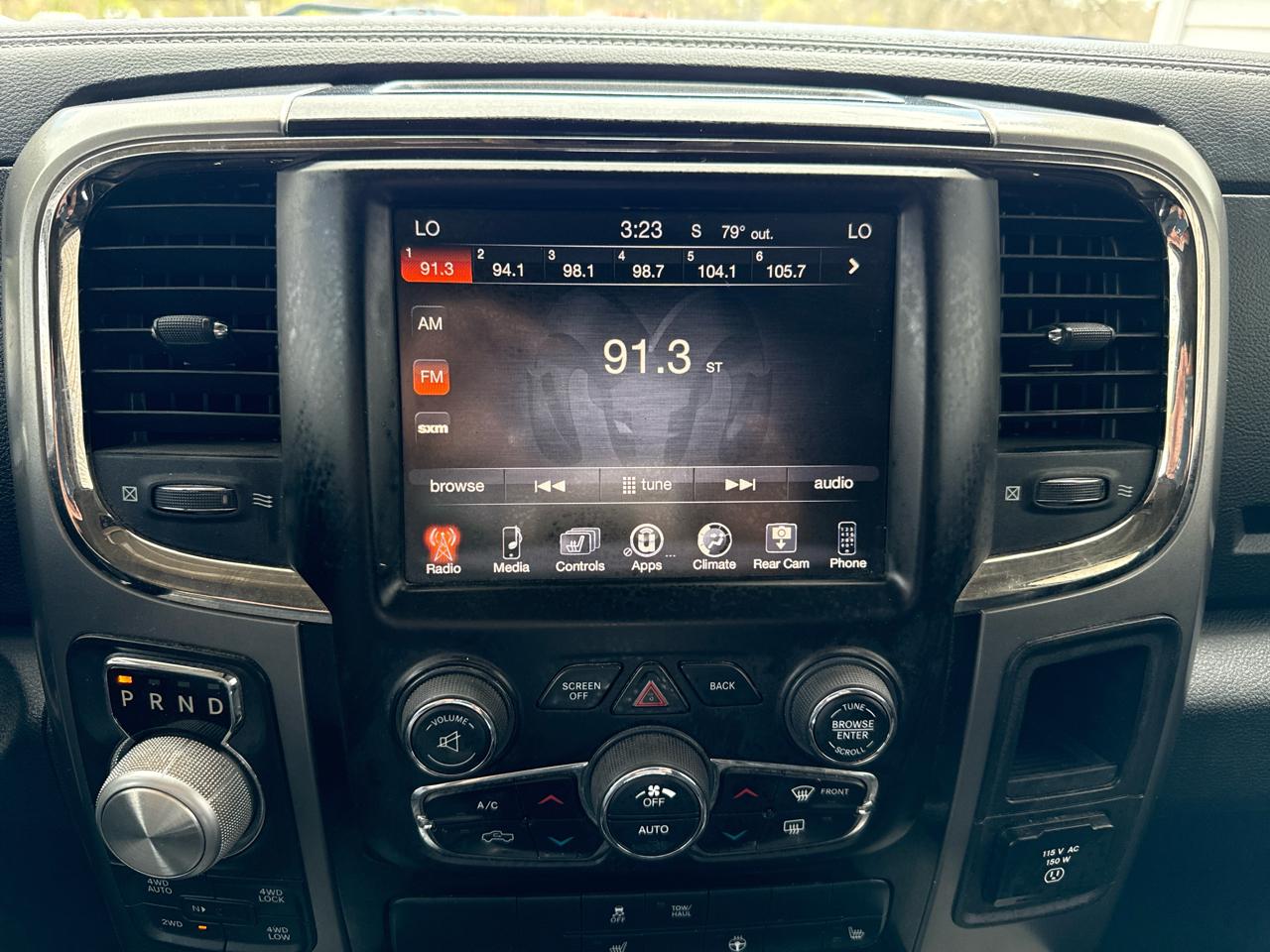 RAM 1500 Sport Quad Cab 4WD 2016