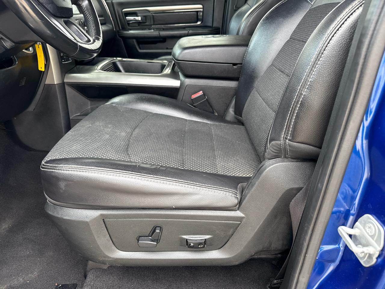 RAM 1500 Sport Quad Cab 4WD 2016