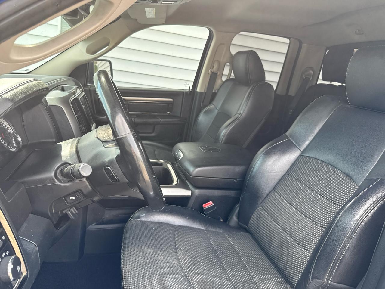 RAM 1500 Sport Quad Cab 4WD 2016