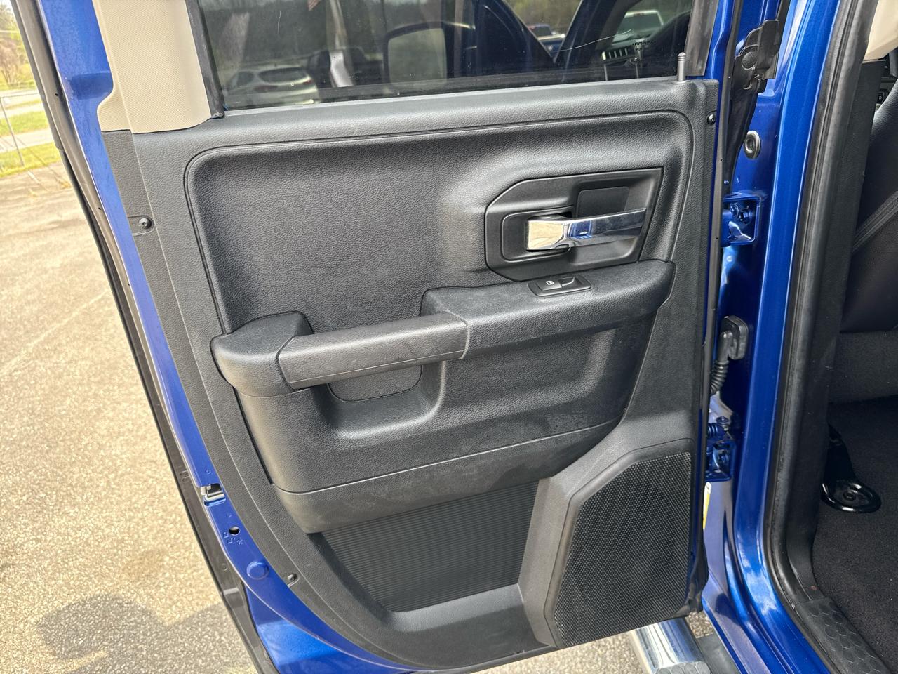 RAM 1500 Sport Quad Cab 4WD 2016