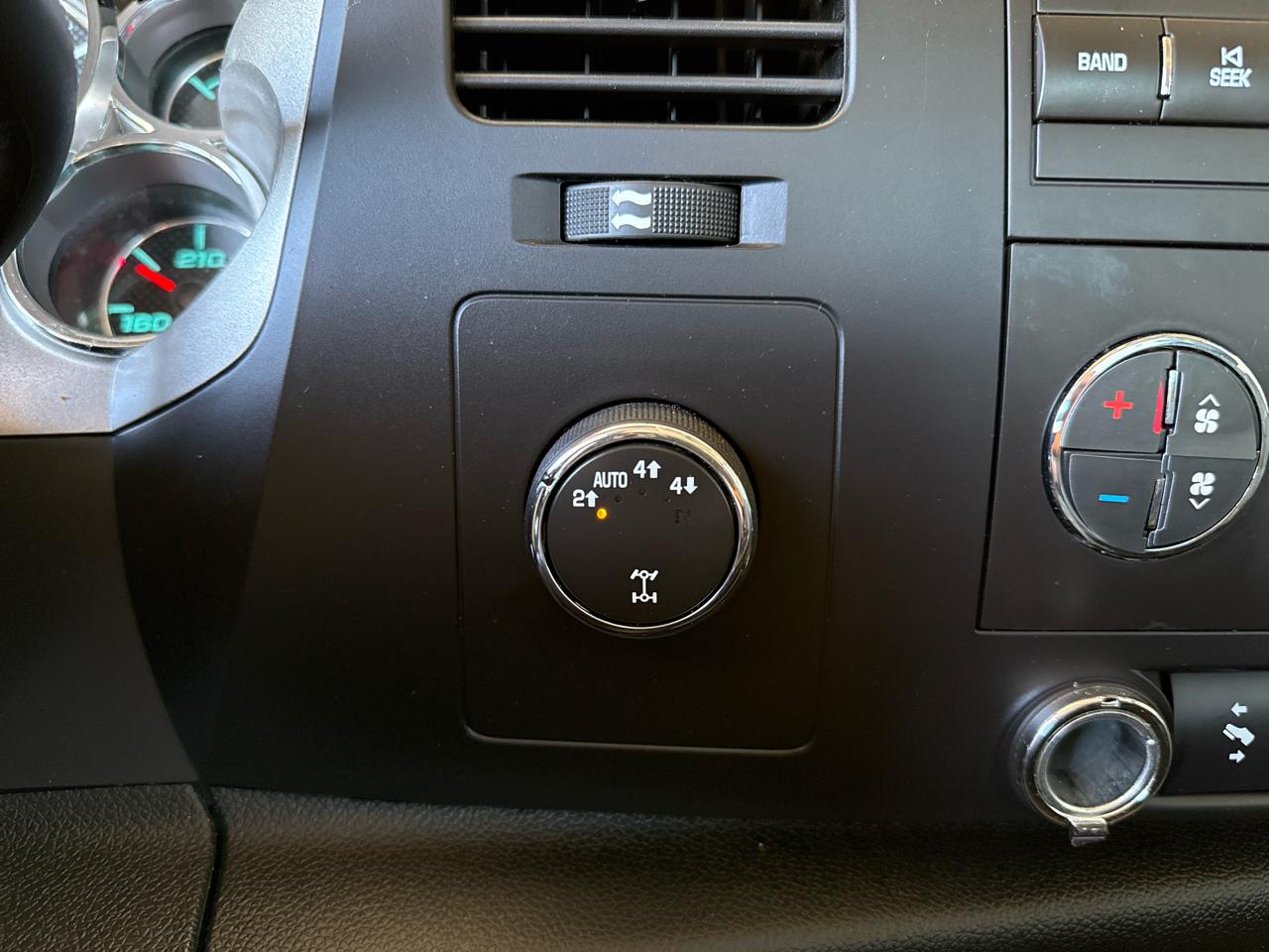 Chevrolet Silverado 1500 LT Crew Cab 4WD 2012