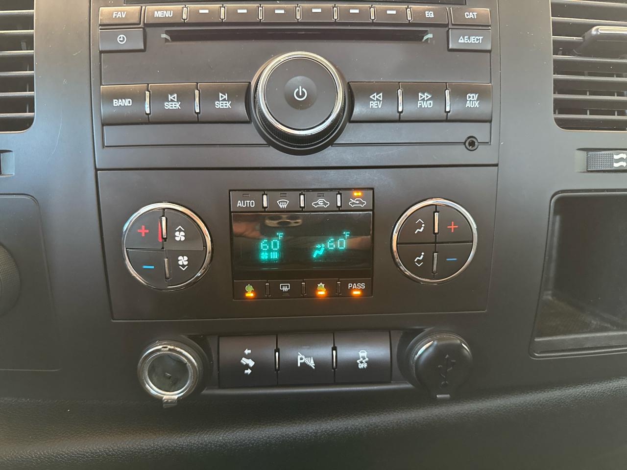 Chevrolet Silverado 1500 LT Crew Cab 4WD 2012