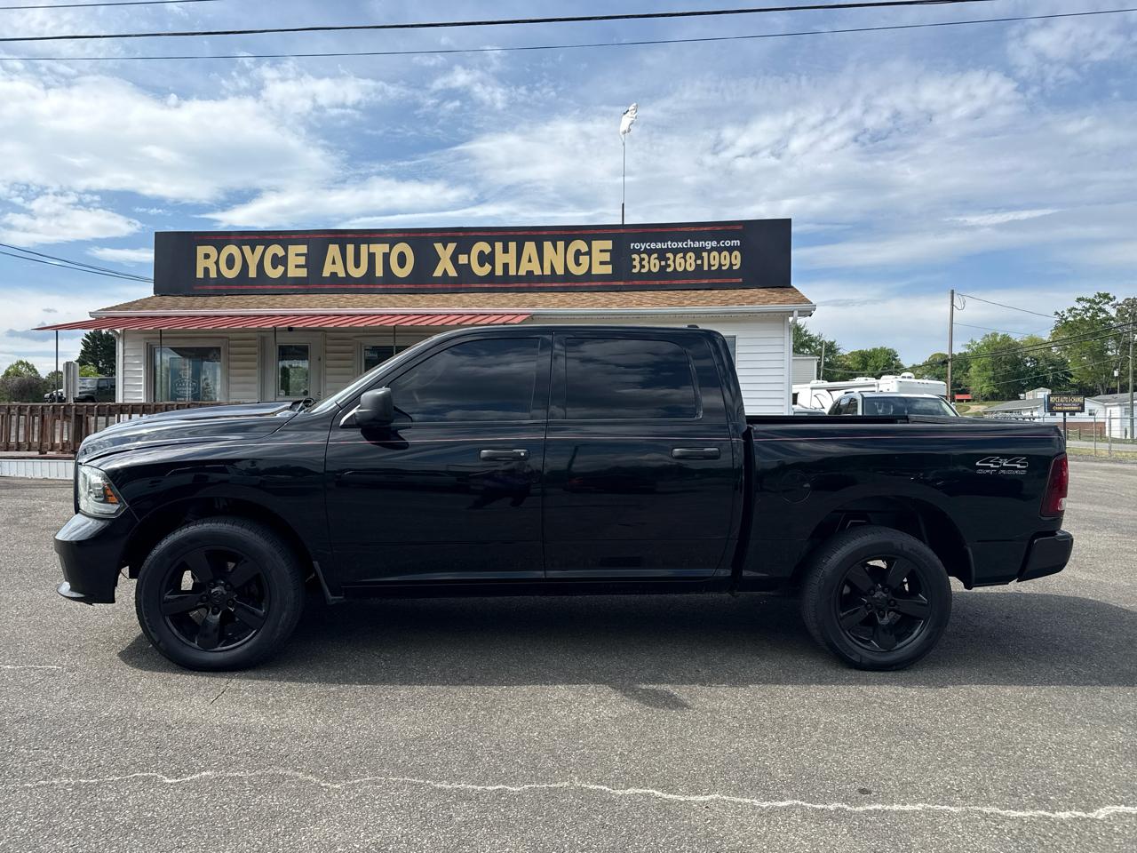 RAM 1500 Tradesman Crew Cab SWB 4WD 2014