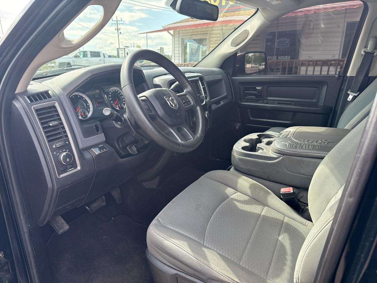 RAM 1500 Tradesman Crew Cab SWB 4WD 2014