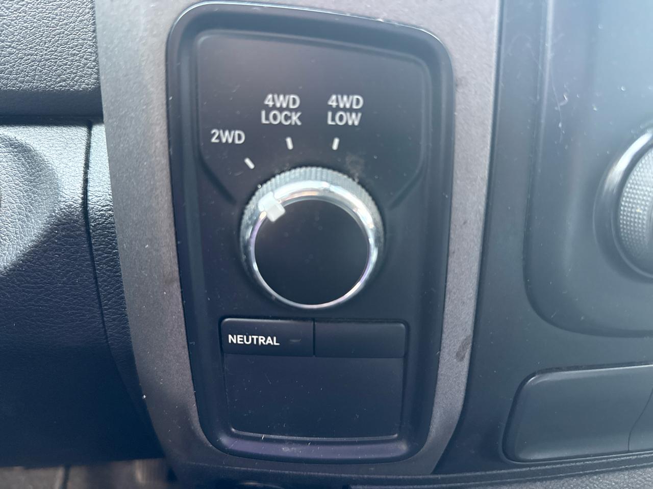 RAM 1500 Tradesman Crew Cab SWB 4WD 2014