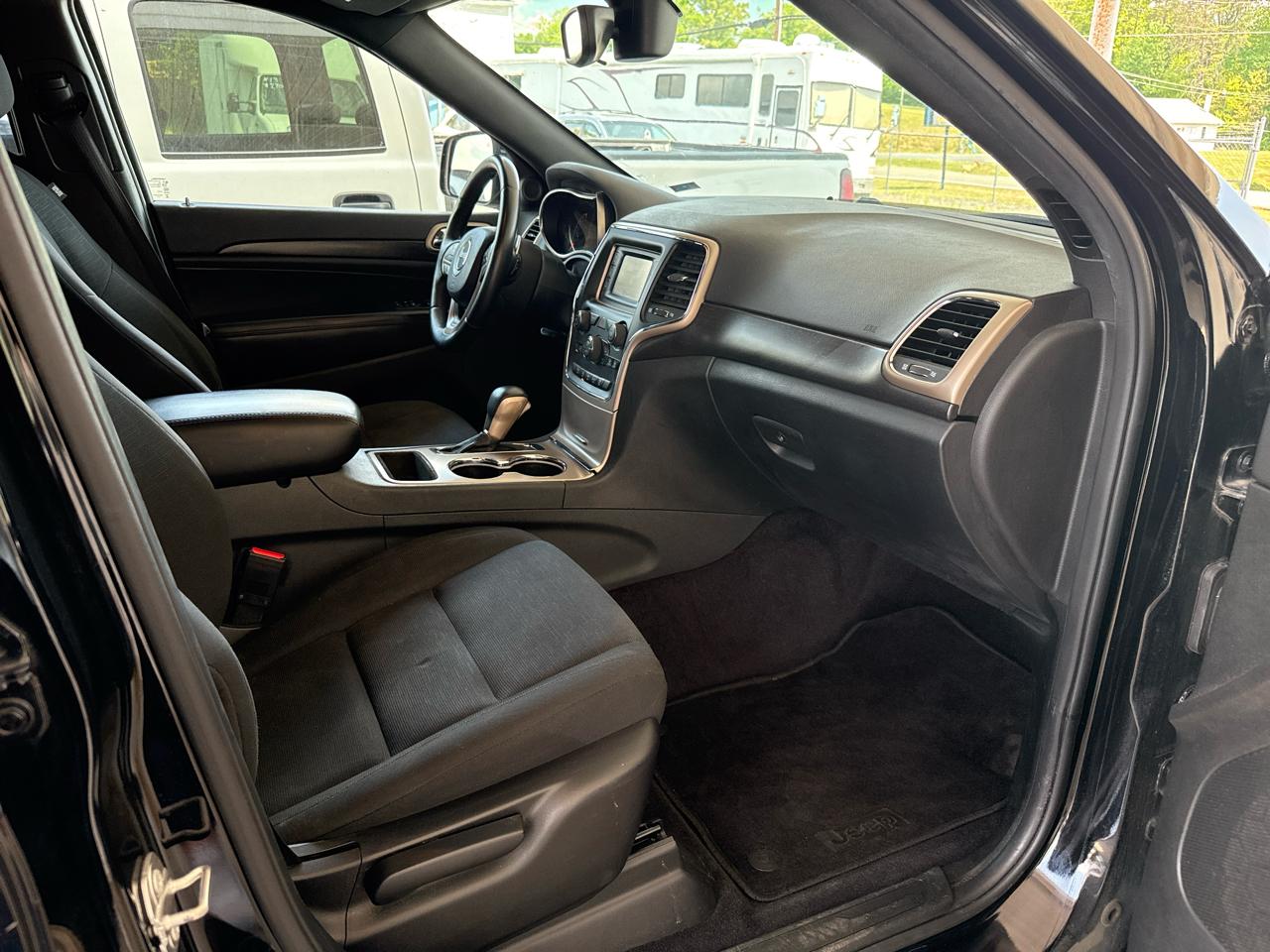 Jeep Grand Cherokee Laredo 4WD 2017