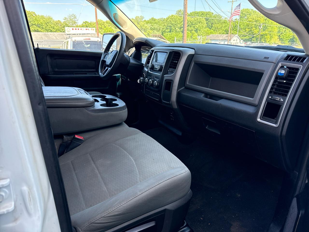 RAM 1500 Classic Tradesman Crew Cab SWB 2WD 2020