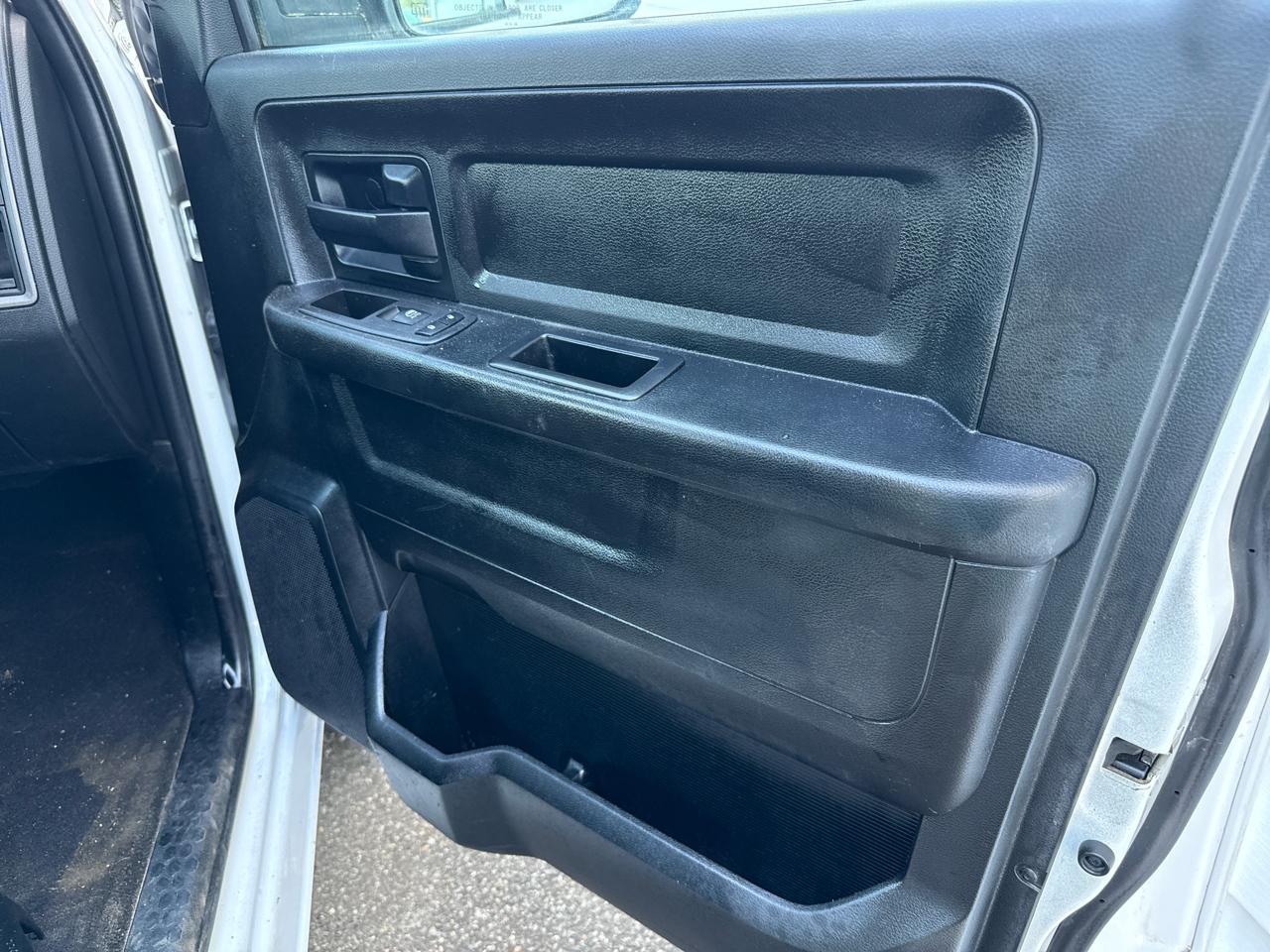 RAM 1500 Classic Tradesman Crew Cab SWB 2WD 2020