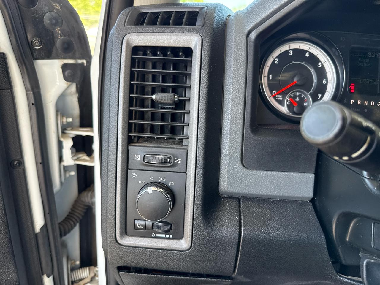 RAM 1500 Classic Tradesman Crew Cab SWB 2WD 2020