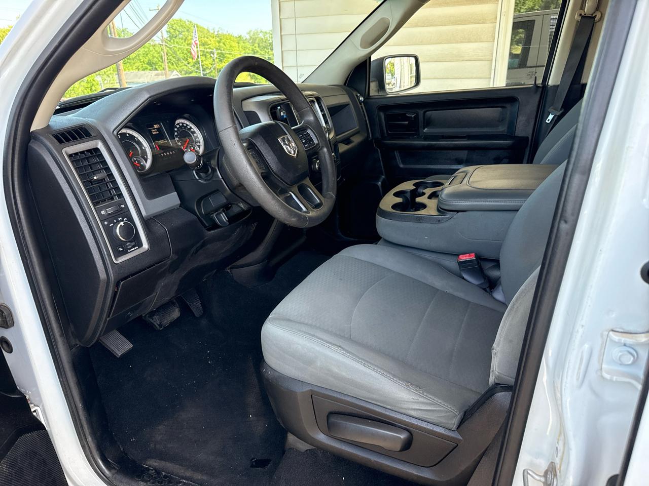 RAM 1500 Classic Tradesman Crew Cab SWB 2WD 2020