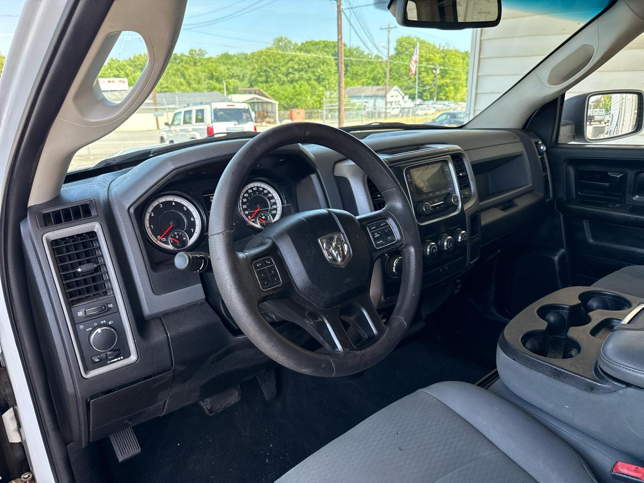 RAM 1500 Classic Tradesman Crew Cab SWB 2WD 2020
