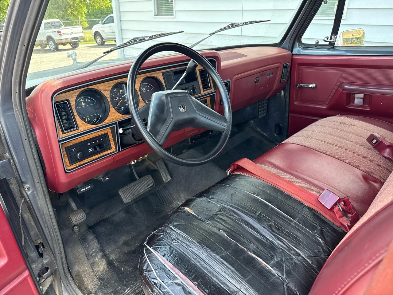 Dodge D100 Custom 2WD 1987