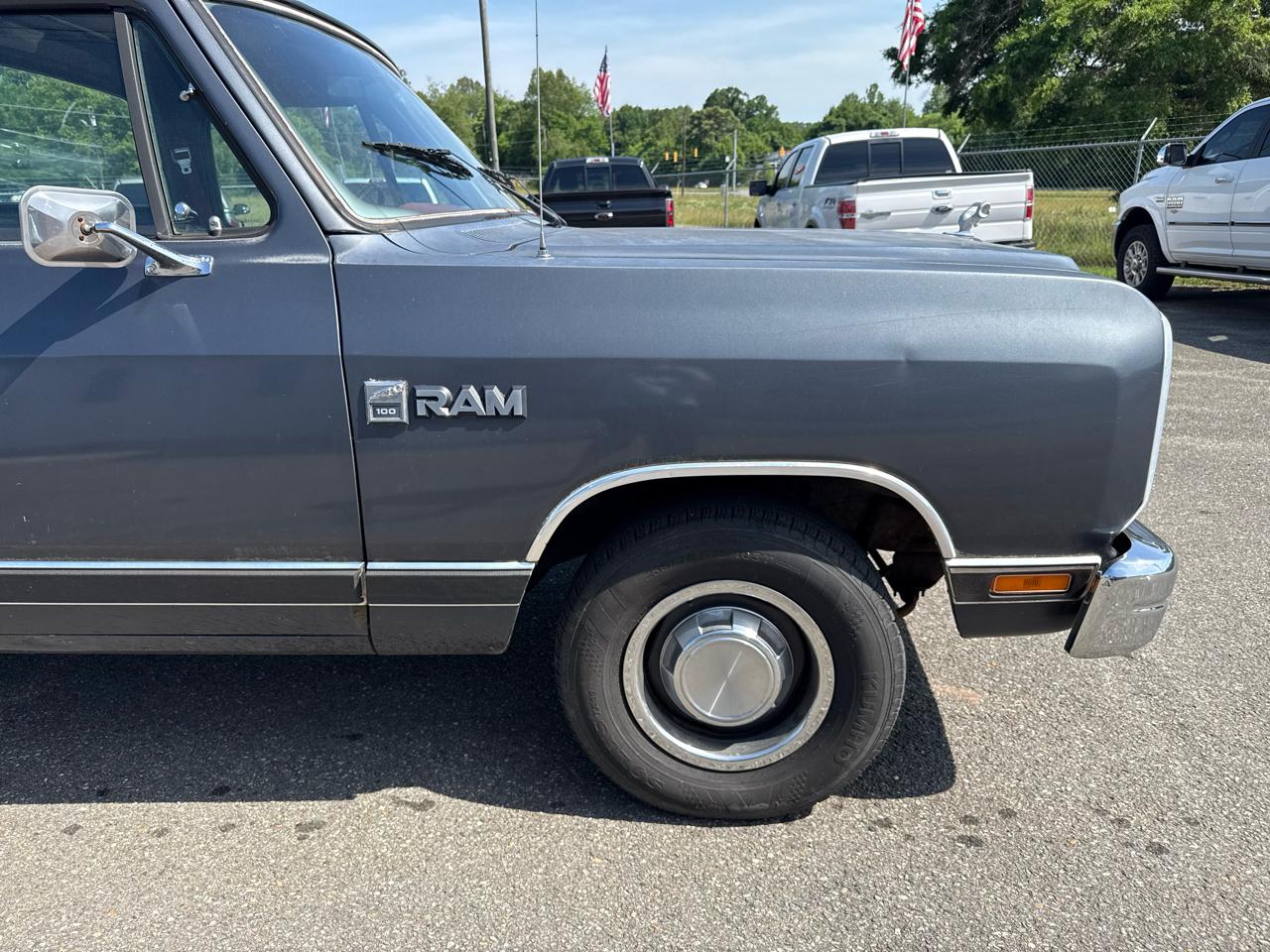 Dodge D100 Custom 2WD 1987