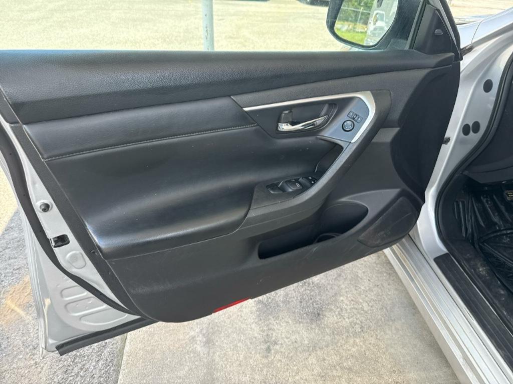 Nissan Altima  2016