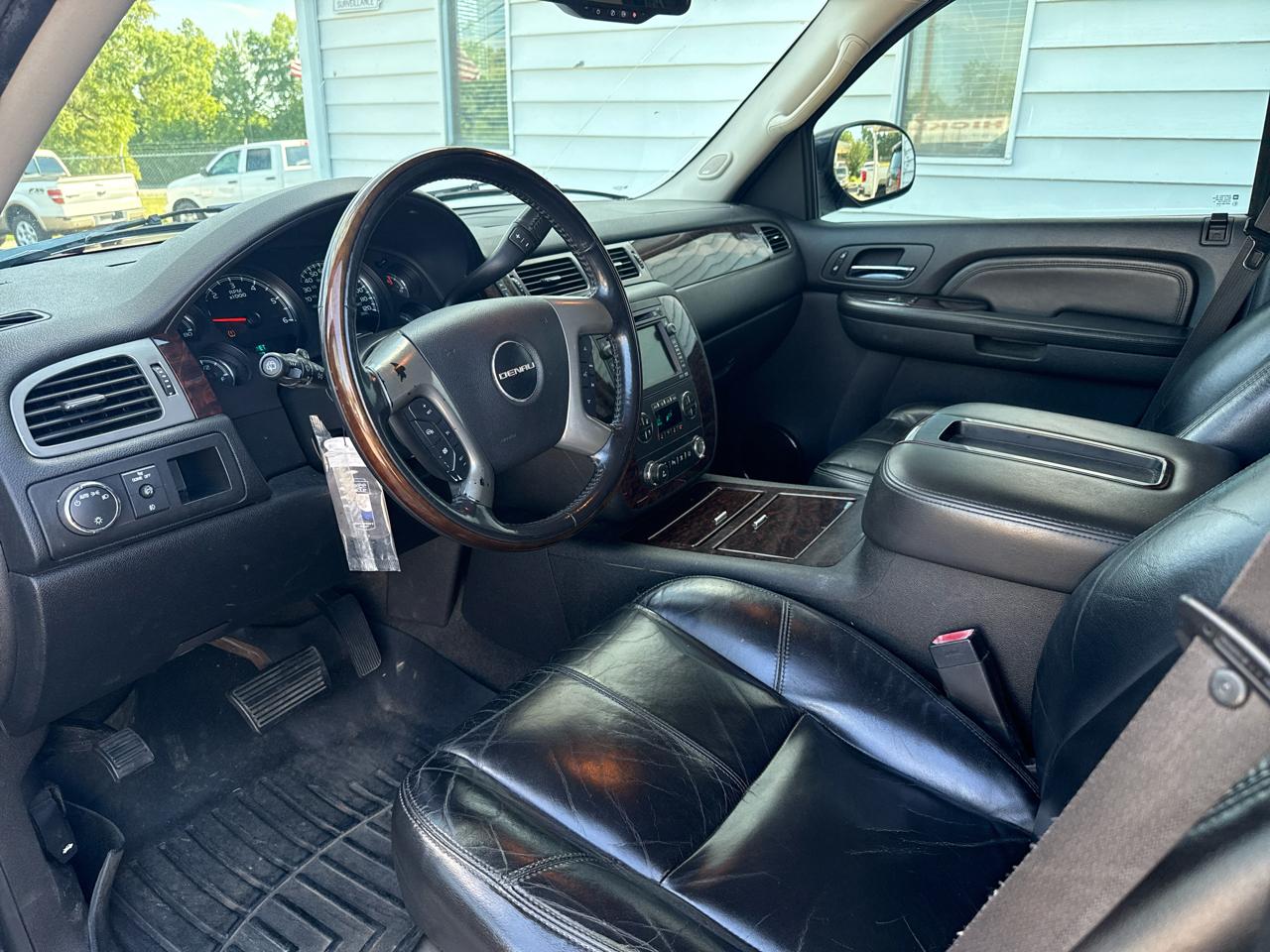 GMC Yukon Denali XL AWD 2008