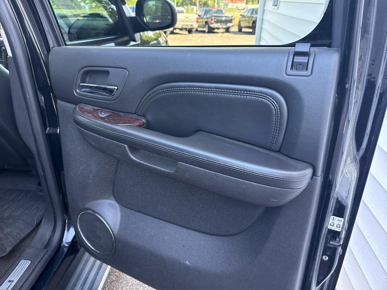 GMC Yukon Denali XL AWD 2008