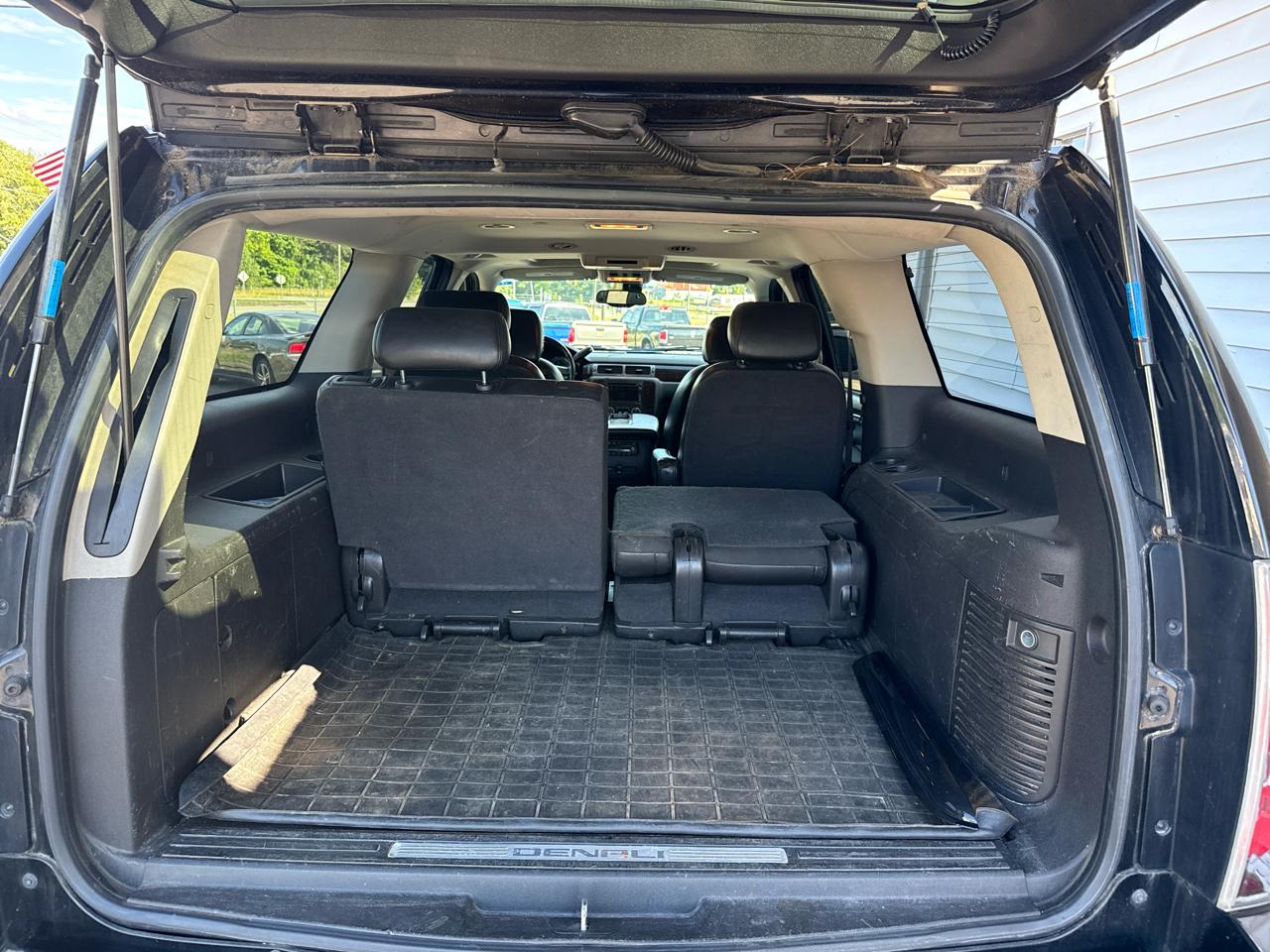 GMC Yukon Denali XL AWD 2008
