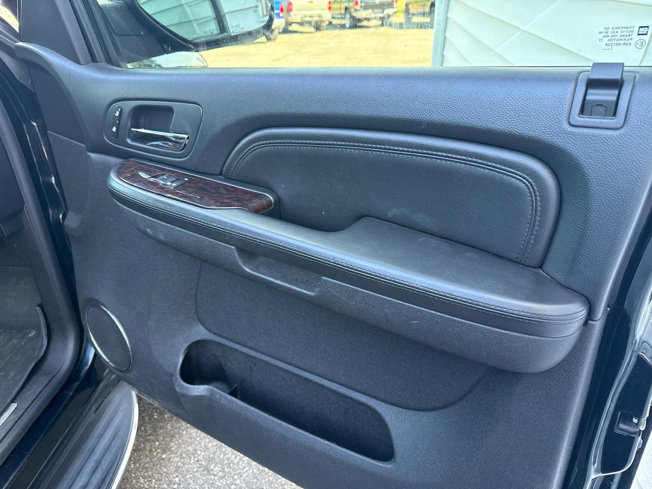 GMC Yukon Denali XL AWD 2008