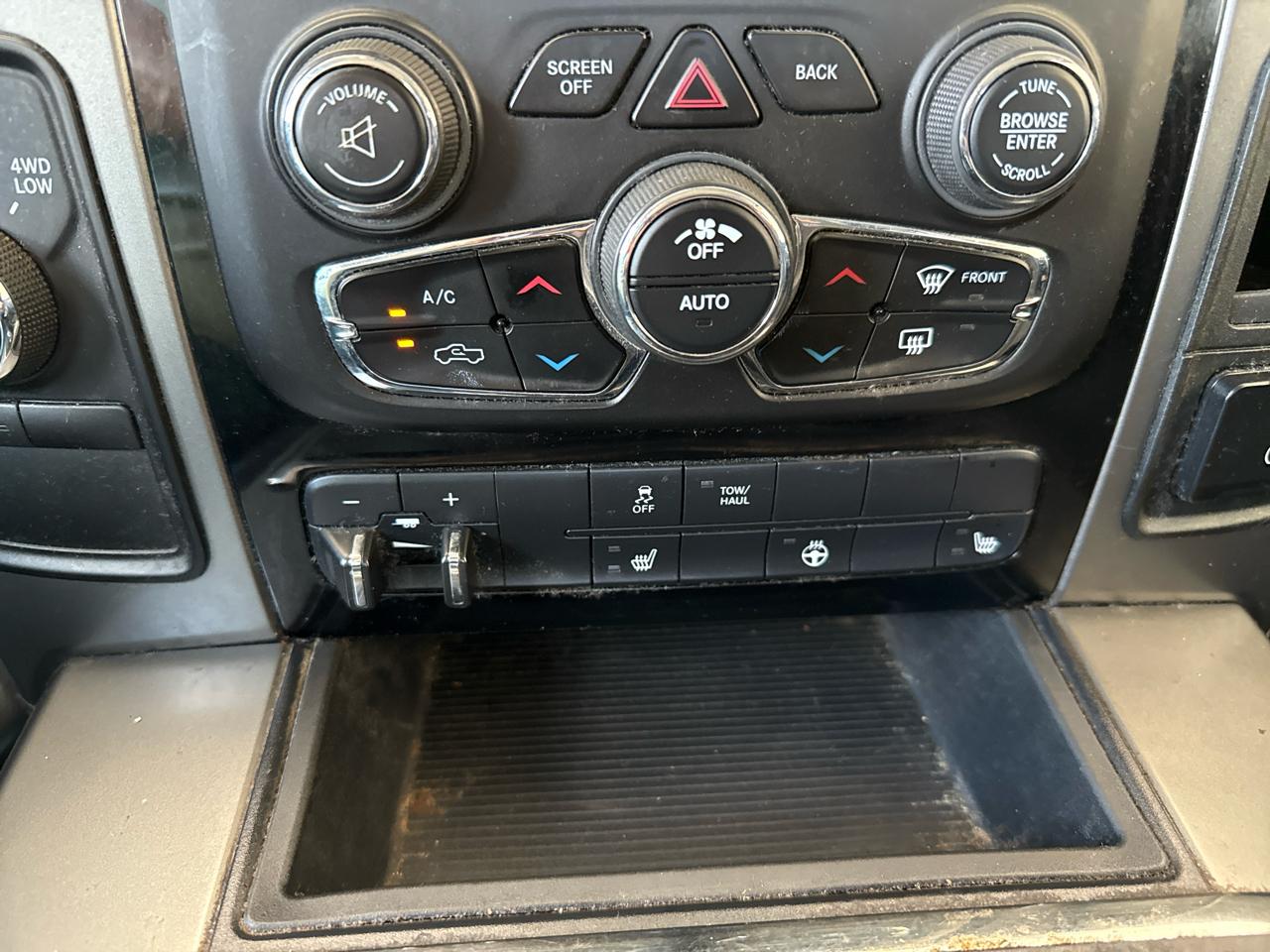 RAM 1500 Sport Crew Cab 4WD 2013