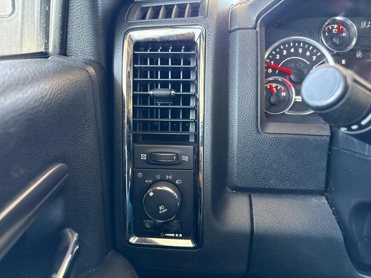 RAM 1500 Sport Crew Cab 4WD 2013