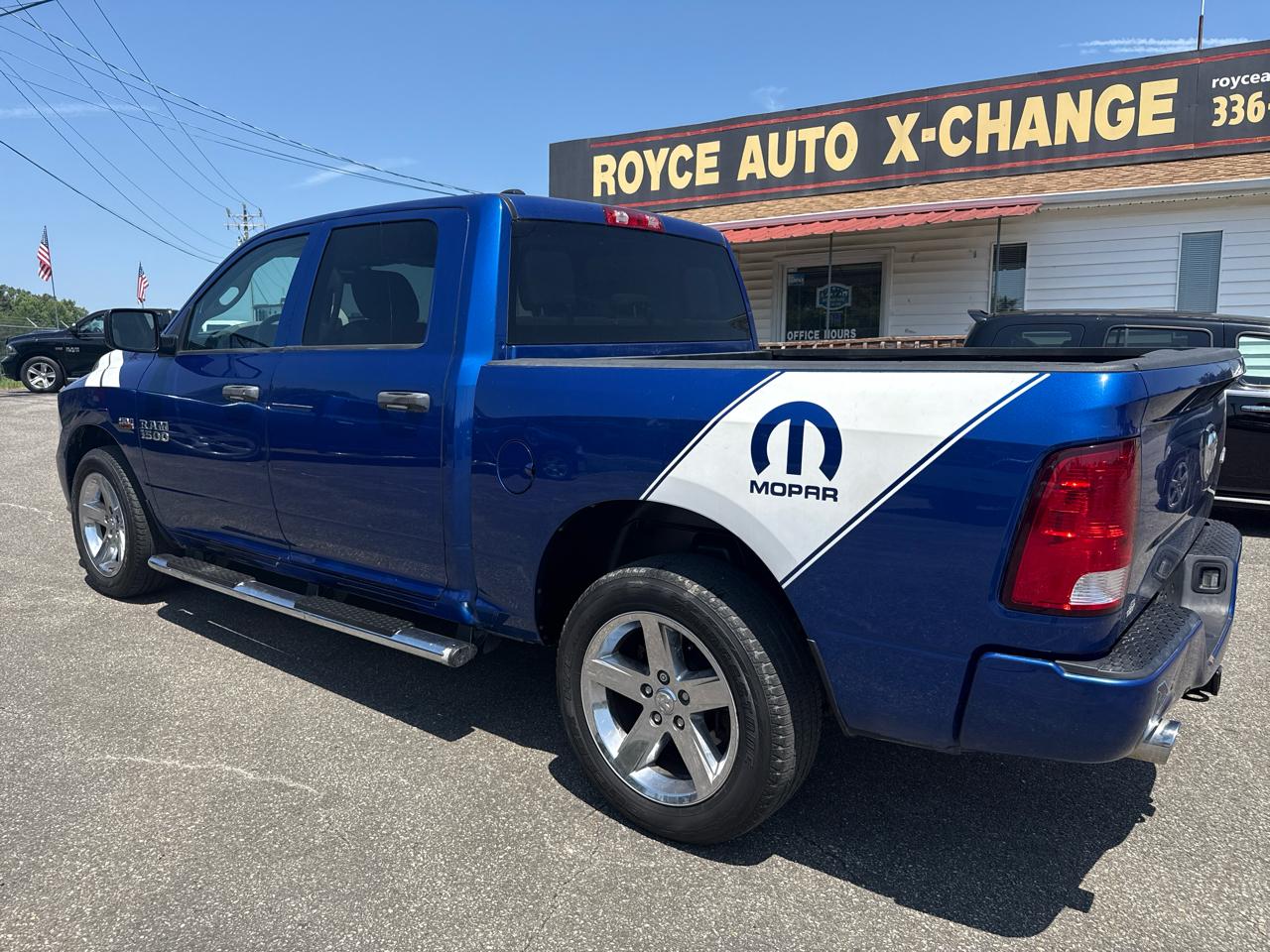 RAM 1500 Tradesman Crew Cab SWB 4WD 2016