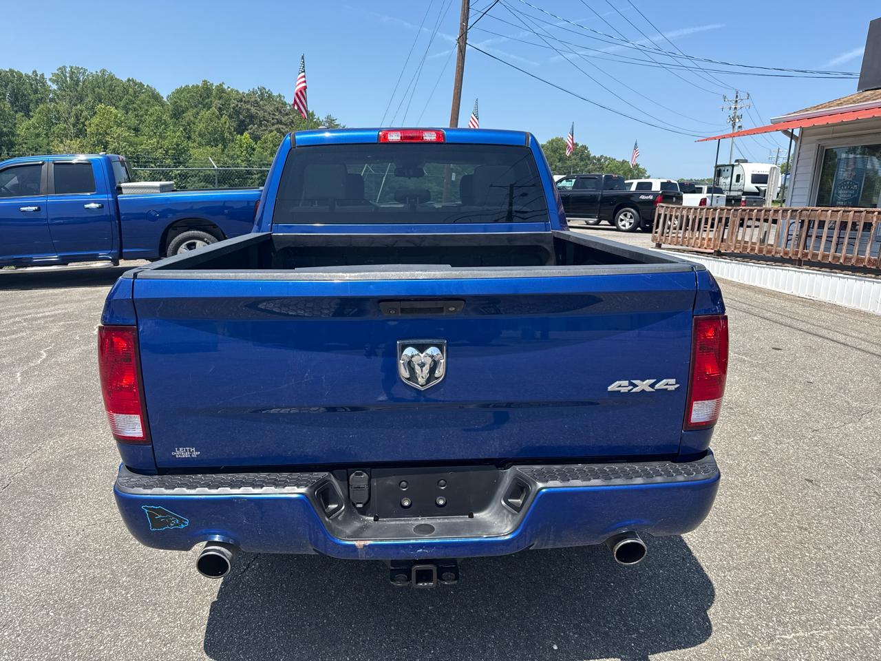 RAM 1500 Tradesman Crew Cab SWB 4WD 2016