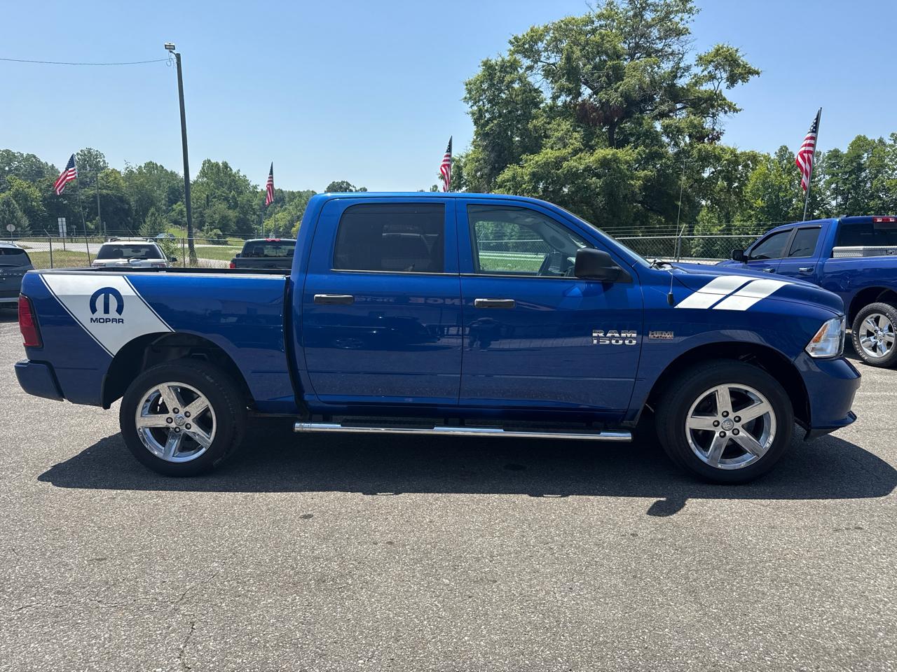RAM 1500 Tradesman Crew Cab SWB 4WD 2016