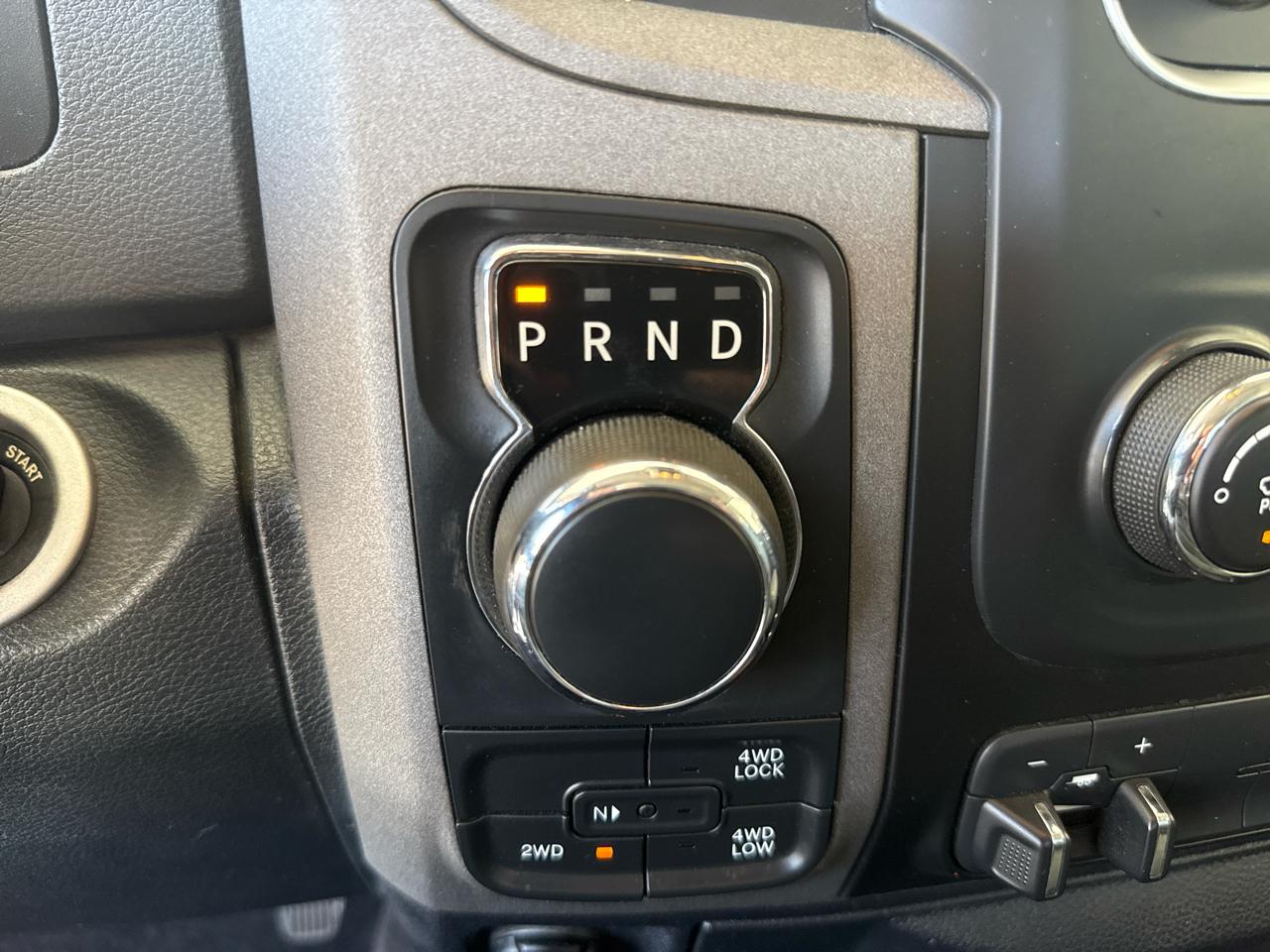 RAM 1500 Tradesman Crew Cab SWB 4WD 2016