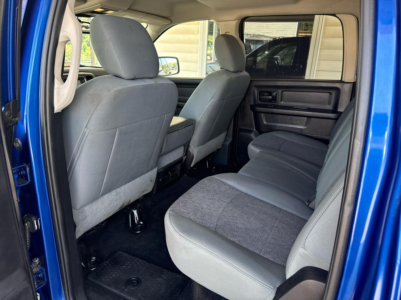 RAM 1500 Tradesman Crew Cab SWB 4WD 2016