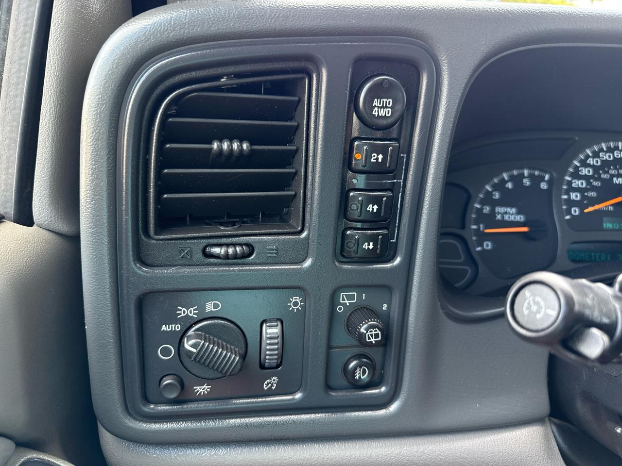 Chevrolet Suburban LT 2500 4WD 2004