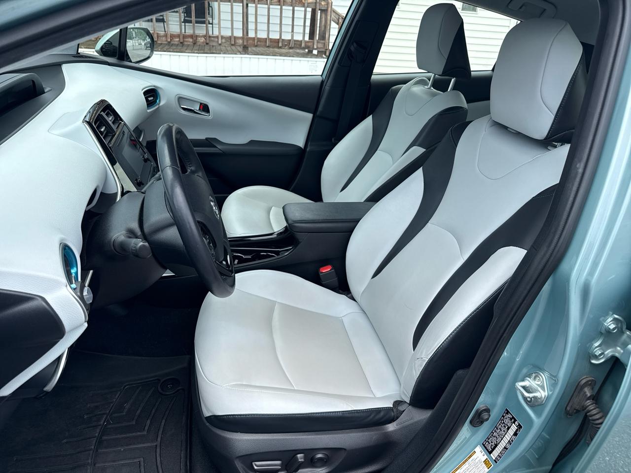 Toyota Prius XLE 2019