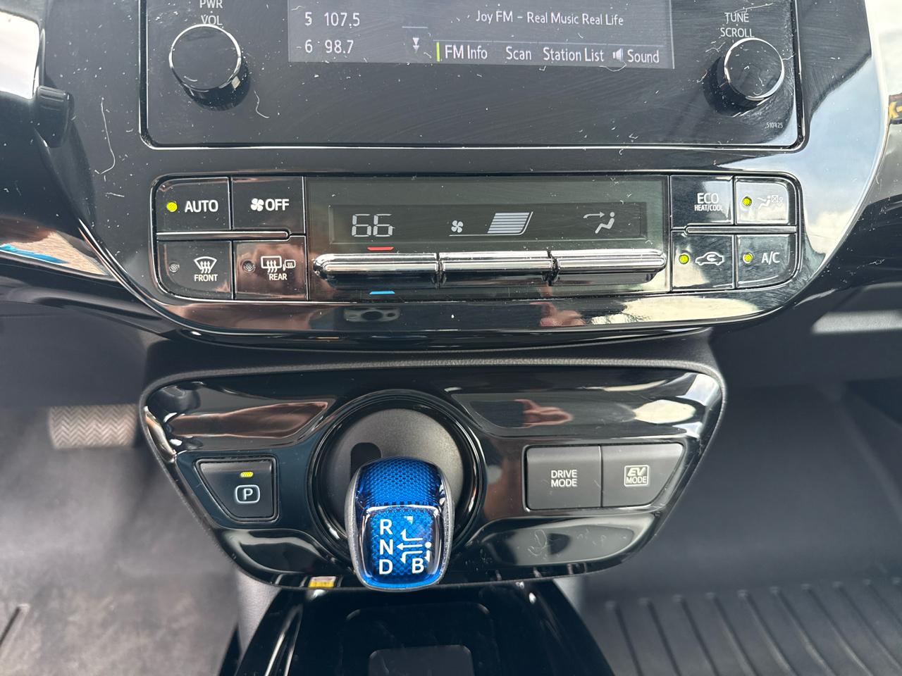 Toyota Prius XLE 2019