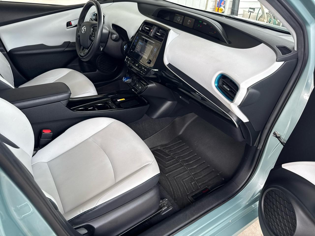 Toyota Prius XLE 2019