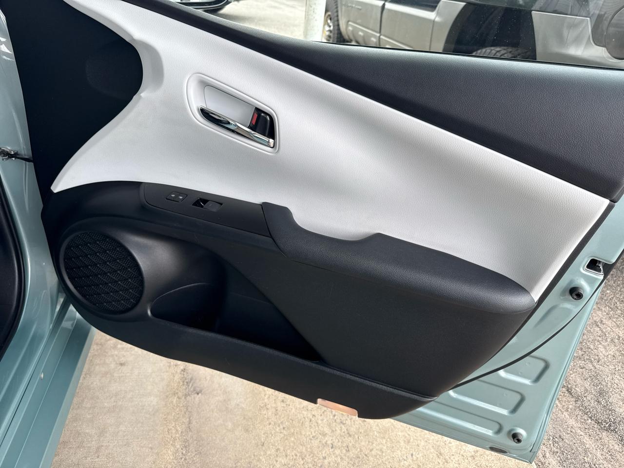 Toyota Prius XLE 2019