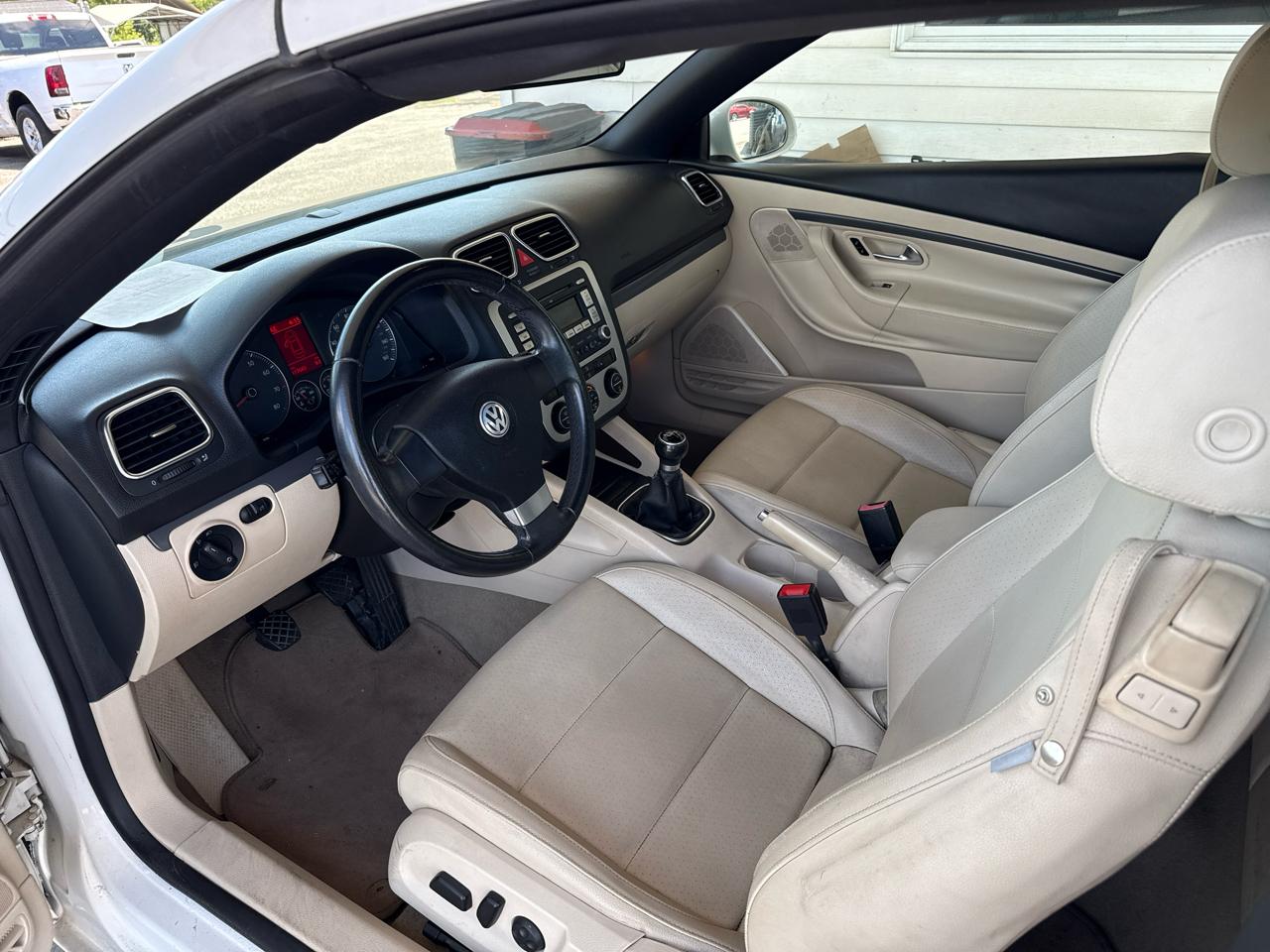 Volkswagen Eos Komfort 2D Convertible 2008