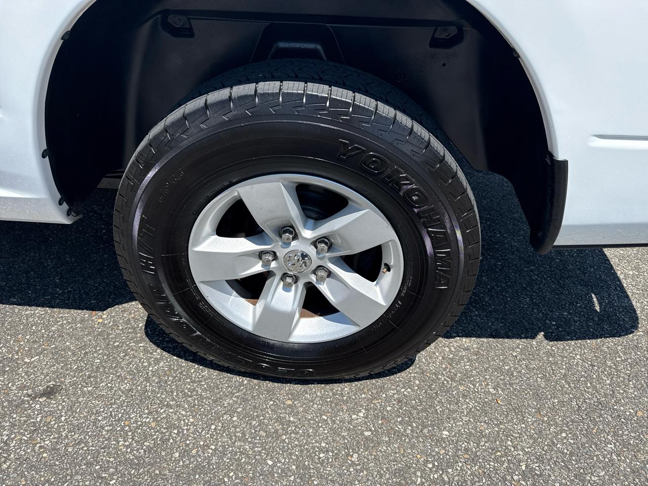 RAM 1500 Tradesman 4x4 Quad Cab 6'4" Box 2018