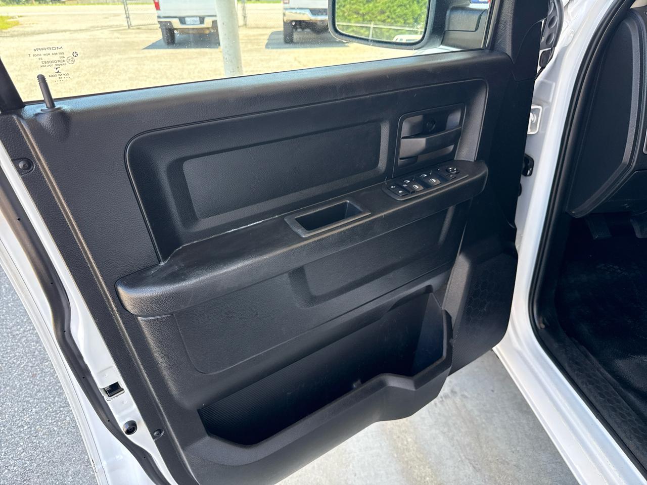 RAM 1500 Tradesman 4x4 Quad Cab 6'4" Box 2018