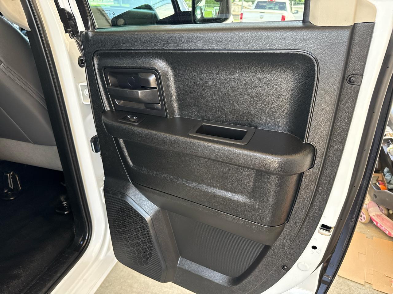 RAM 1500 Tradesman 4x4 Quad Cab 6'4" Box 2018