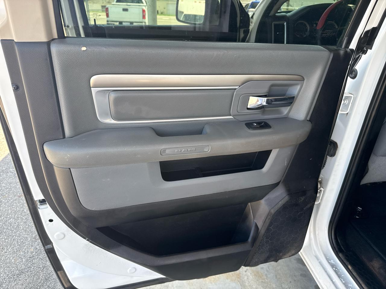 RAM 2500 SLT Crew Cab SWB 4WD 2016