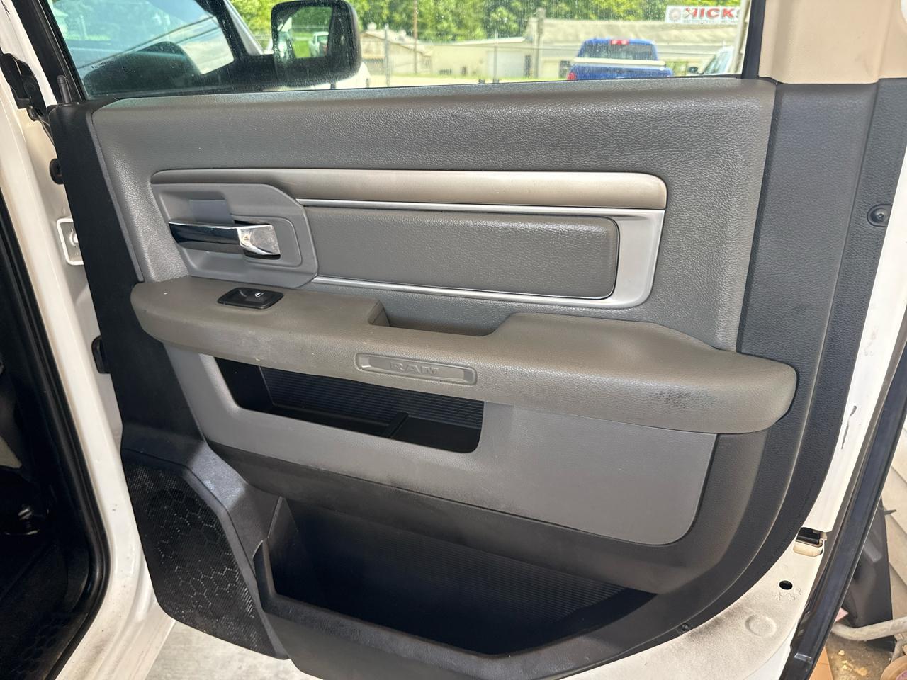 RAM 2500 SLT Crew Cab SWB 4WD 2016