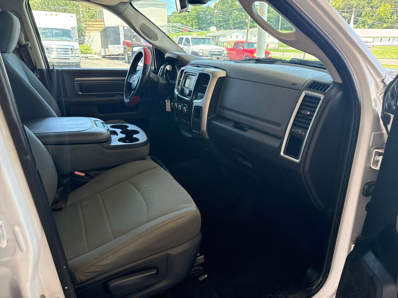 RAM 2500 SLT Crew Cab SWB 4WD 2016