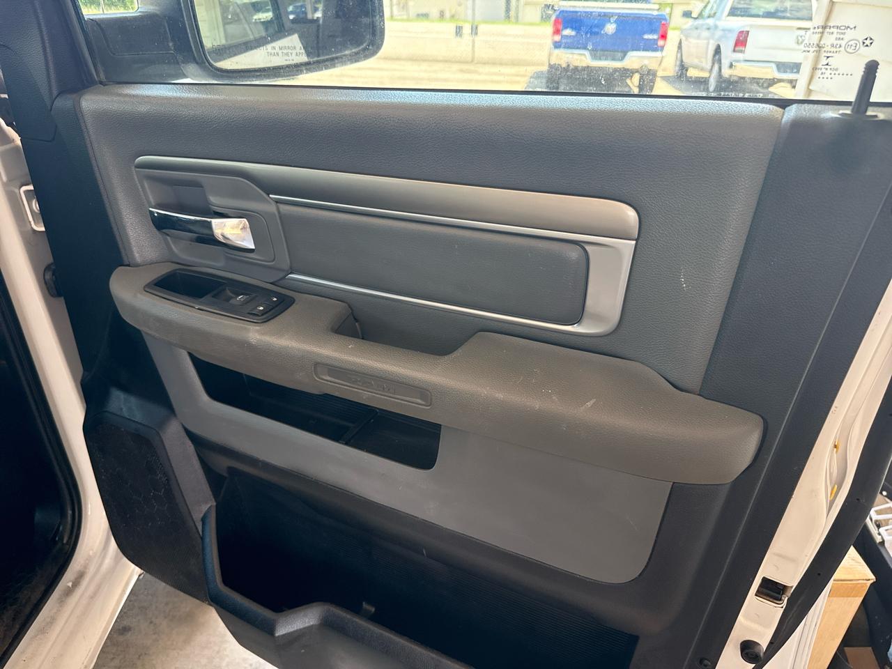 RAM 2500 SLT Crew Cab SWB 4WD 2016