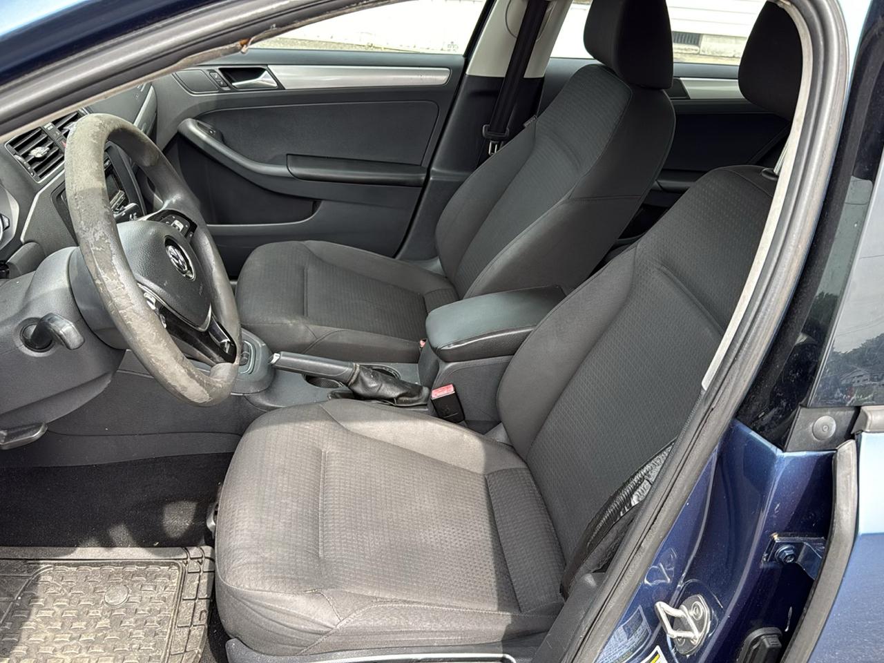 Volkswagen Jetta SE 6A 2015