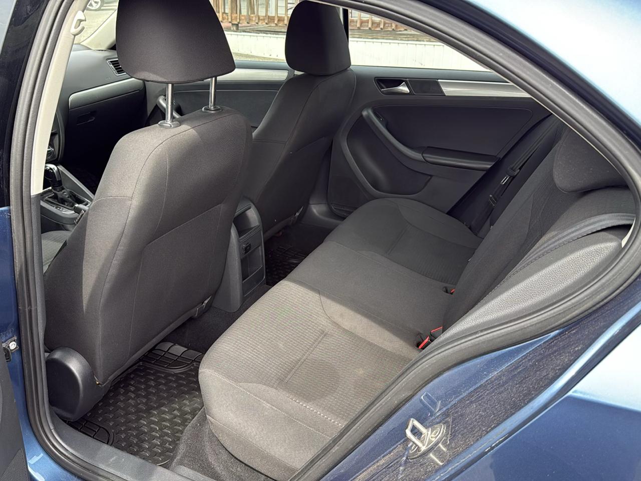 Volkswagen Jetta SE 6A 2015