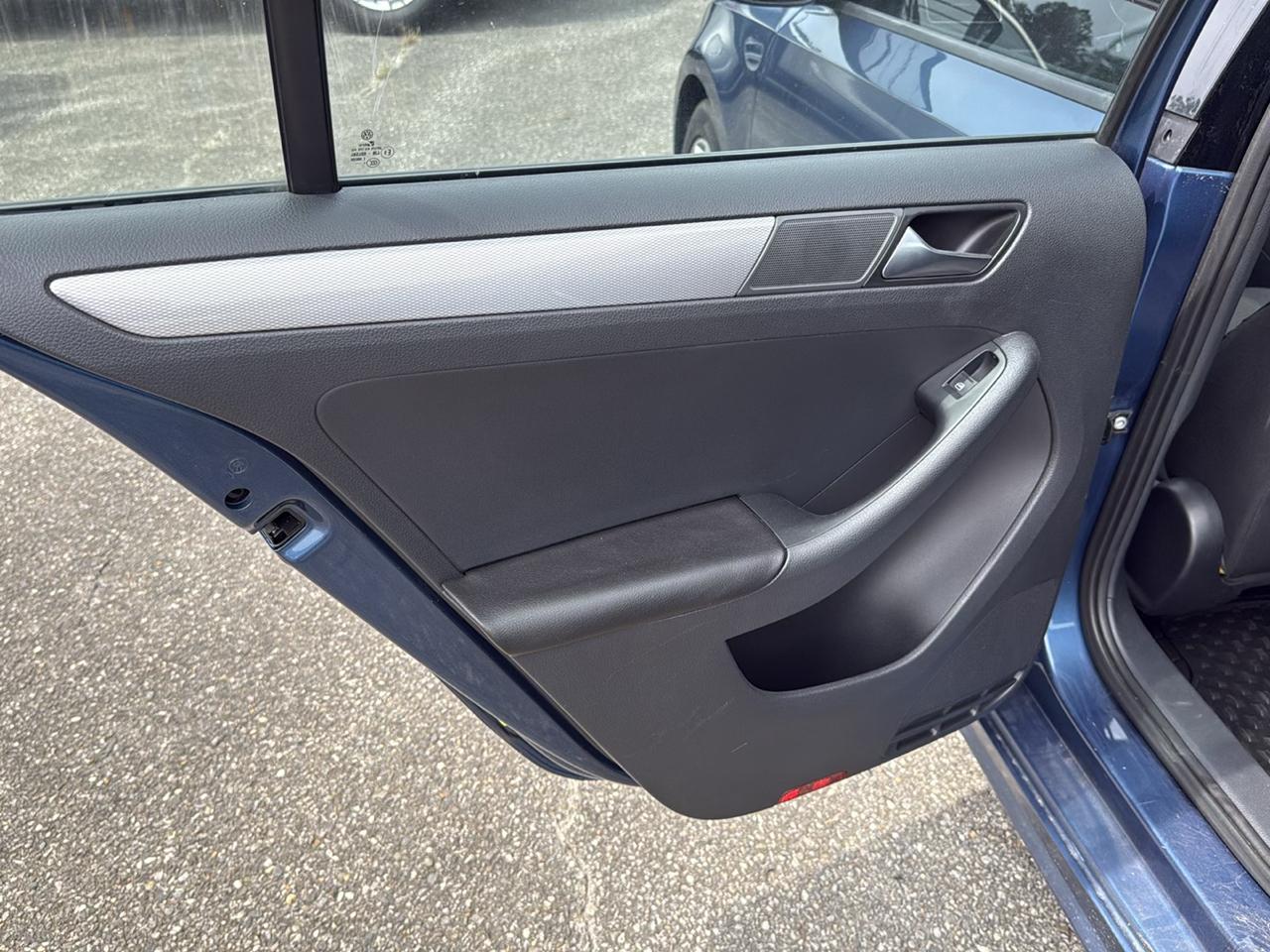 Volkswagen Jetta SE 6A 2015